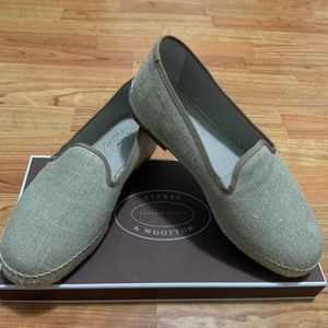 Stubbs & Wootton Espadrilles
Neutrals
Jute Trim
Round-Toes
Includes Dust Bag